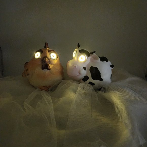 (2 Pcs) Small Rooster + Cow Solar Statue - Yard Art - Garden Decor - Picture 2 of 2